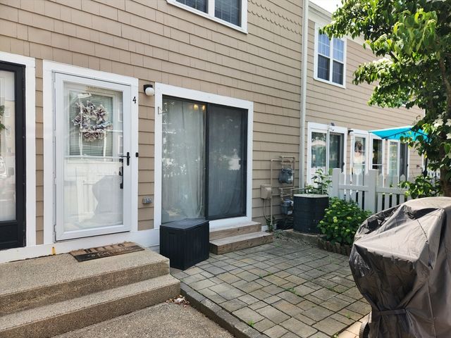 129 Lowell Street 4, Peabody, MA 01960