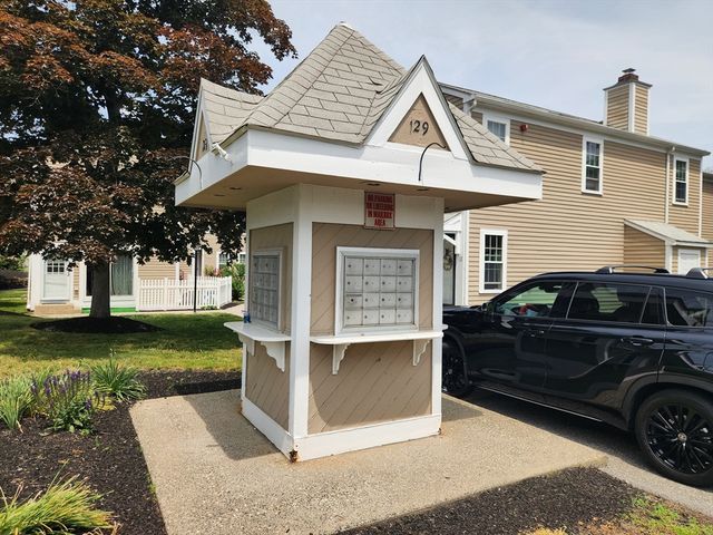 129 Lowell Street 4, Peabody, MA 01960