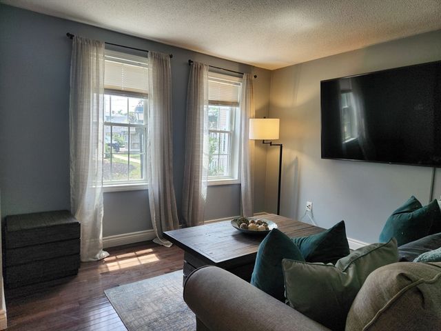 129 Lowell Street 4, Peabody, MA 01960