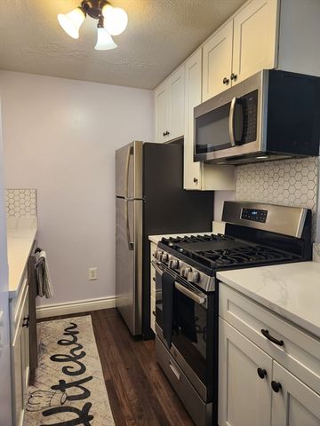 129 Lowell Street 4, Peabody, MA 01960