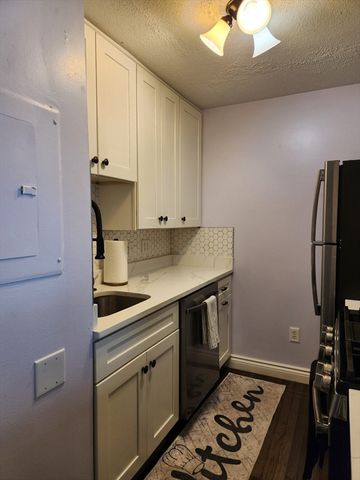 129 Lowell Street 4, Peabody, MA 01960