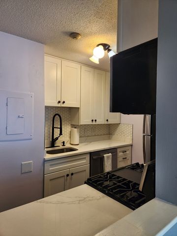129 Lowell Street 4, Peabody, MA 01960