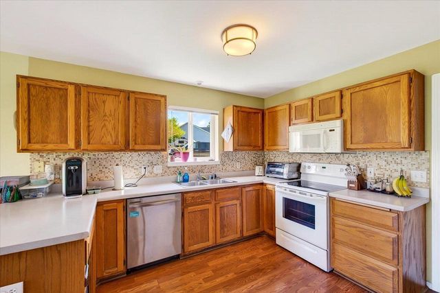 823 Vista Ridge Drive, Mount Horeb, WI 53572