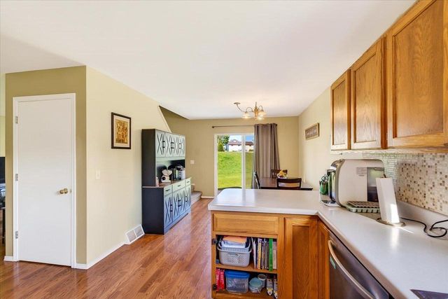 823 Vista Ridge Drive, Mount Horeb, WI 53572