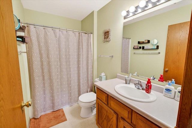 823 Vista Ridge Drive, Mount Horeb, WI 53572