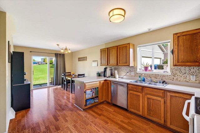 823 Vista Ridge Drive, Mount Horeb, WI 53572
