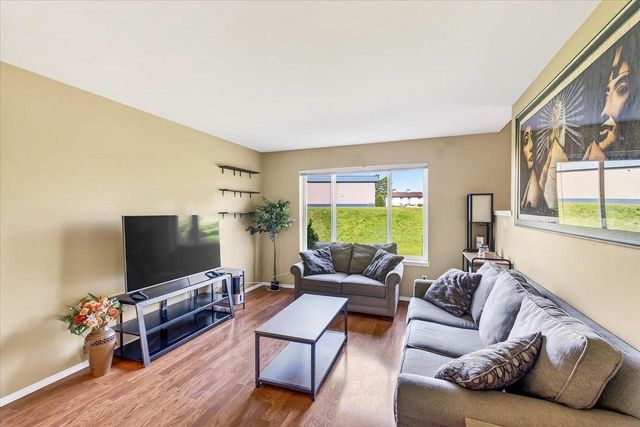 823 Vista Ridge Drive, Mount Horeb, WI 53572