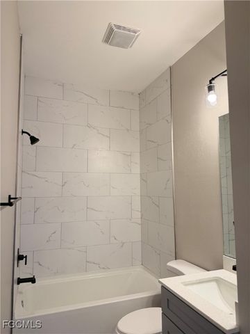 5207 30th ST SW, Lehigh Acres, FL 33973