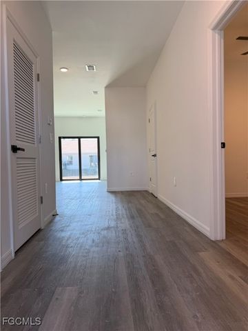 5207 30th ST SW, Lehigh Acres, FL 33973