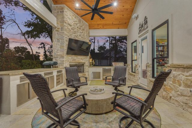 7120 Morningbrook Drive, Montgomery, TX 77316