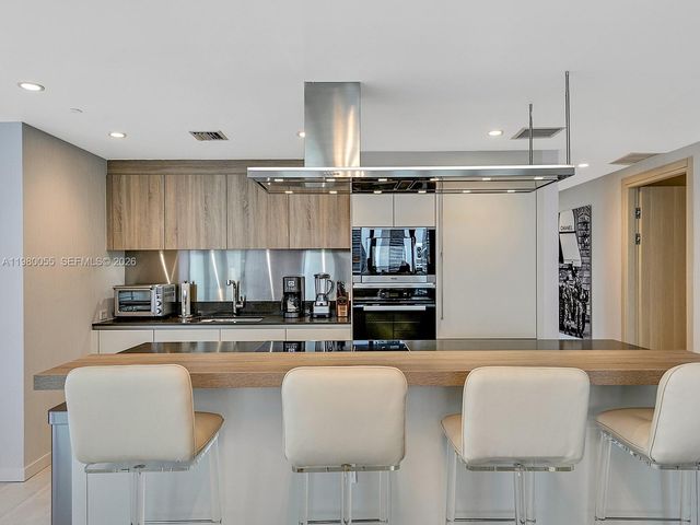 1000 Brickell Plz 3402, Miami, FL 33131