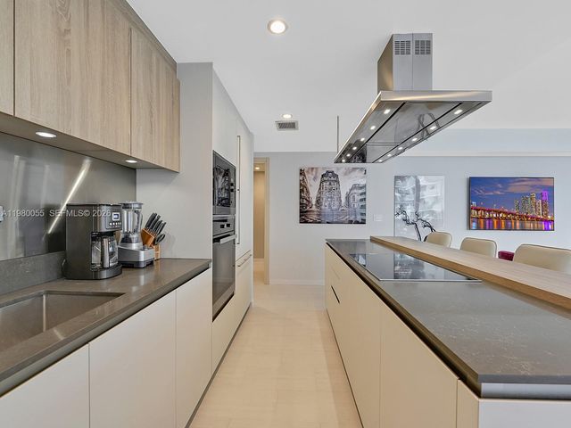 1000 Brickell Plz 3402, Miami, FL 33131