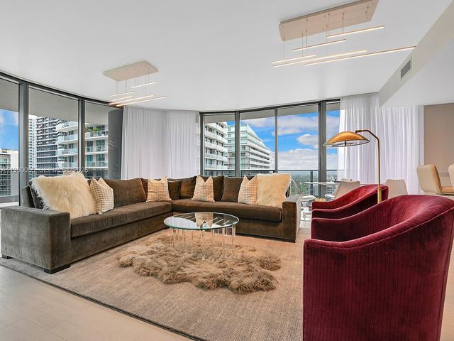 1000 Brickell Plz 3402, Miami, FL 33131