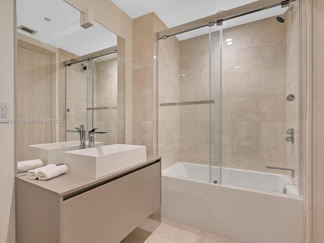 1000 Brickell Plz 3402, Miami, FL 33131