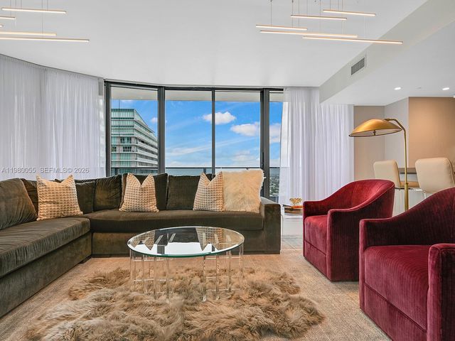 1000 Brickell Plz 3402, Miami, FL 33131