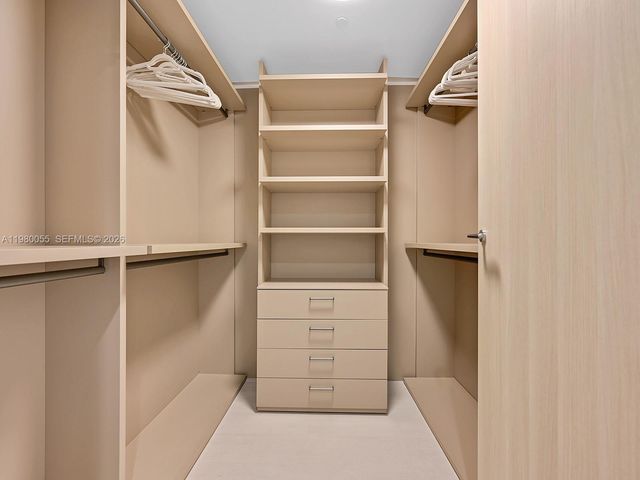 1000 Brickell Plz 3402, Miami, FL 33131