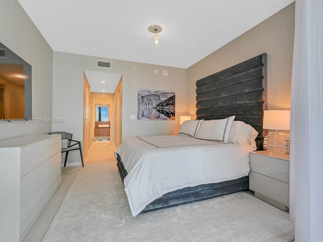 1000 Brickell Plz 3402, Miami, FL 33131