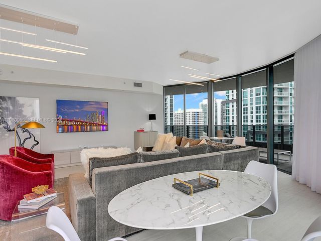1000 Brickell Plz 3402, Miami, FL 33131