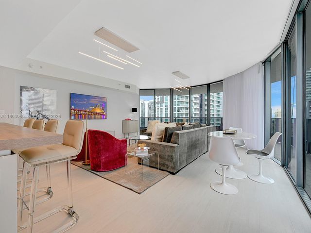 1000 Brickell Plz 3402, Miami, FL 33131