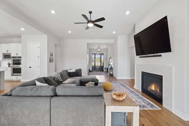 225 Spicewood Trails DR, Spicewood, TX 78669