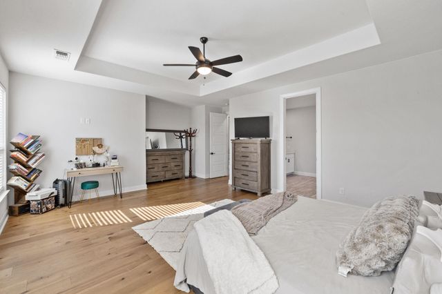 225 Spicewood Trails DR, Spicewood, TX 78669