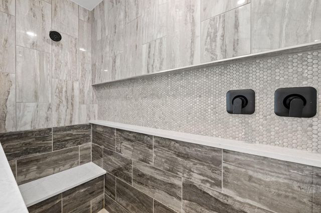 225 Spicewood Trails DR, Spicewood, TX 78669