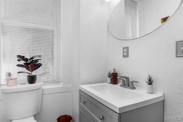 2845 Chippewa Street, St Louis, MO 63118