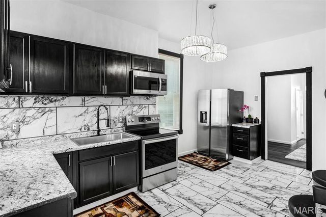 2845 Chippewa Street, St Louis, MO 63118