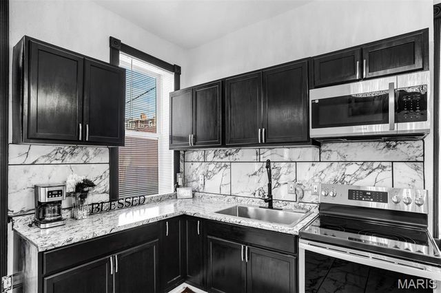 2845 Chippewa Street, St Louis, MO 63118