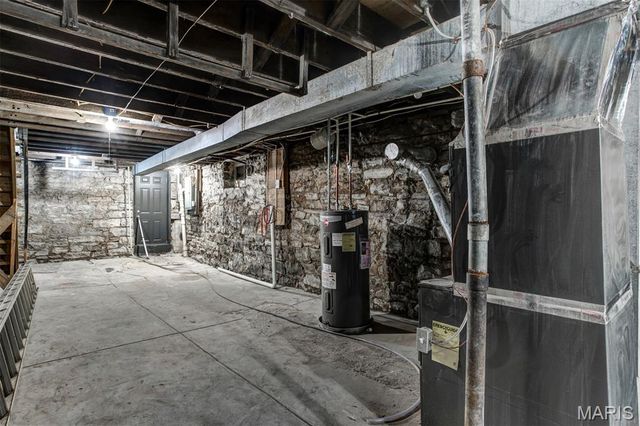 2845 Chippewa Street, St Louis, MO 63118