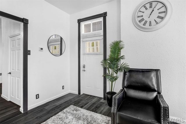 2845 Chippewa Street, St Louis, MO 63118