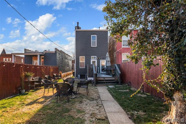 2845 Chippewa Street, St Louis, MO 63118