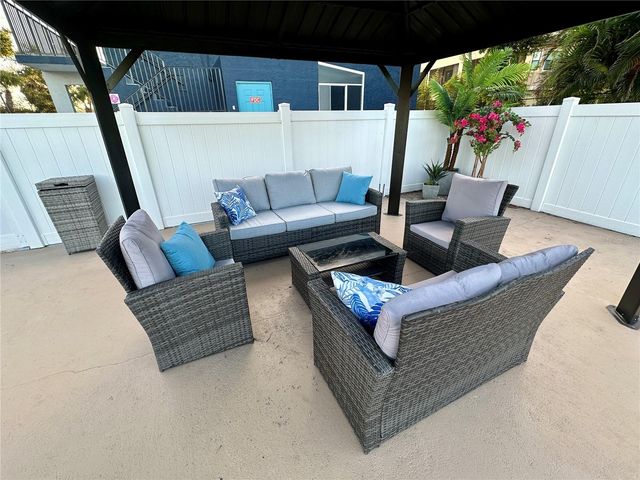 1860 PHILLIPPI SHORES DRIVE 7A, Sarasota, FL 34231