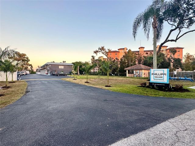 1860 PHILLIPPI SHORES DRIVE 7A, Sarasota, FL 34231