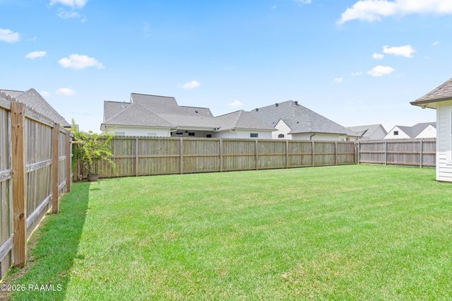 102 Windy Feather Drive, Broussard, LA 70518