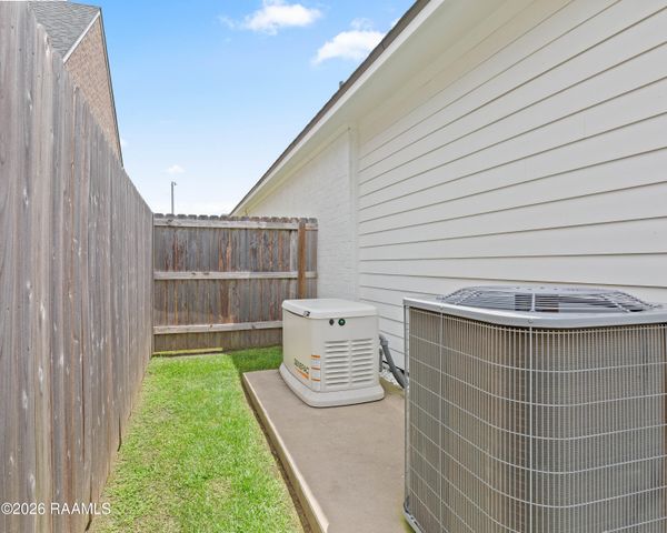 102 Windy Feather Drive, Broussard, LA 70518