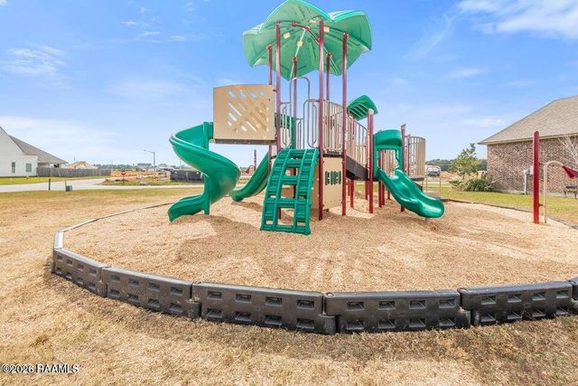 102 Windy Feather Drive, Broussard, LA 70518