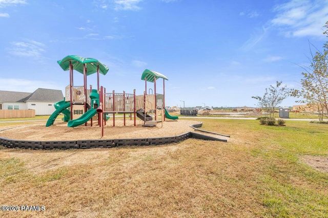 102 Windy Feather Drive, Broussard, LA 70518