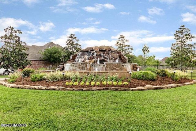 102 Windy Feather Drive, Broussard, LA 70518