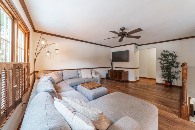 1051 W 129th Avenue, Crown Point, IN 46307