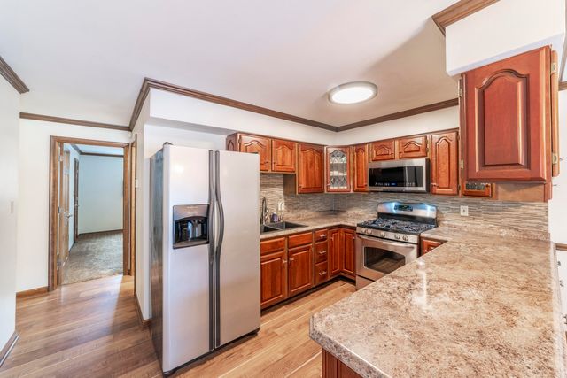 1051 W 129th Avenue, Crown Point, IN 46307