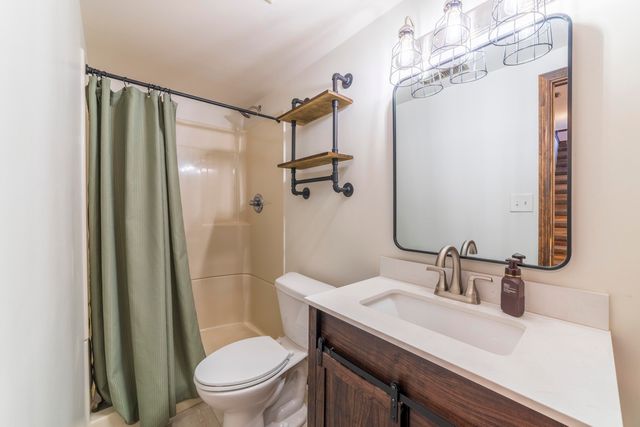 1051 W 129th Avenue, Crown Point, IN 46307