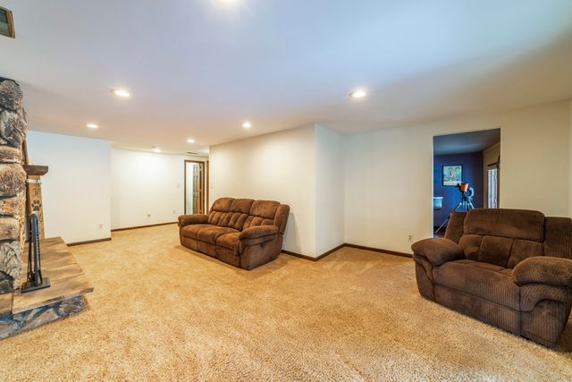 1051 W 129th Avenue, Crown Point, IN 46307