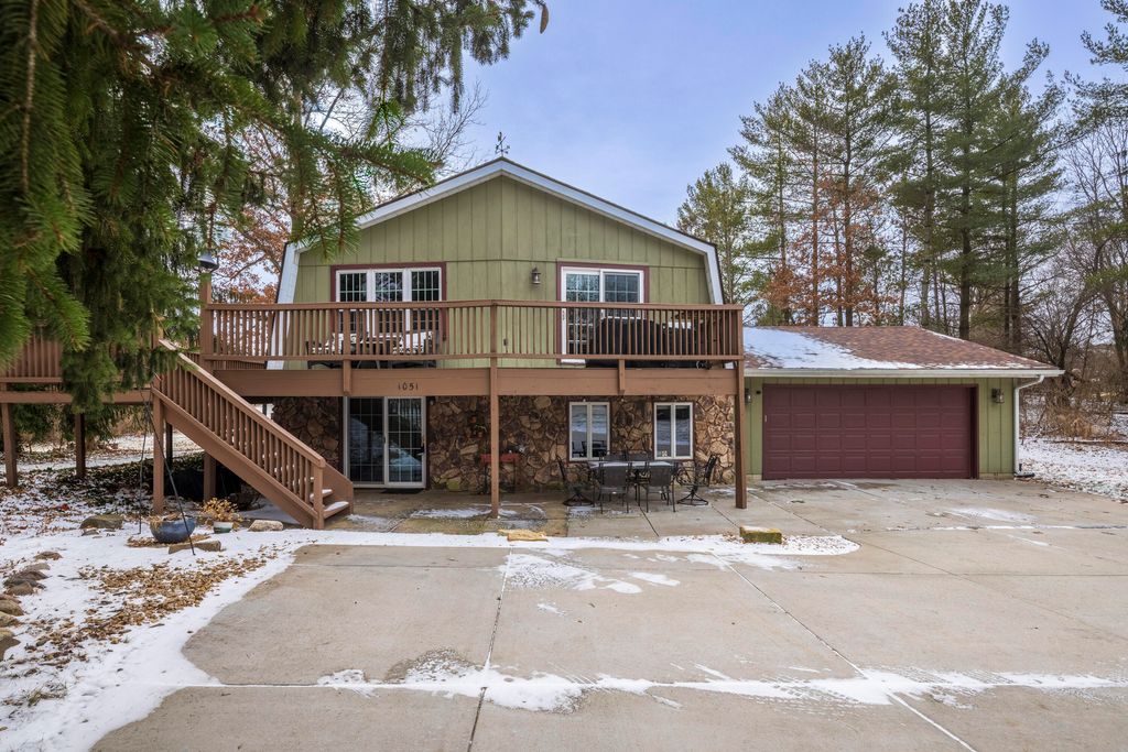 1051 W 129th Avenue, Crown Point, IN 46307