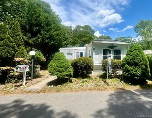 620 #25 Montauk Highway 25, Westhampton Beach, NY 11978