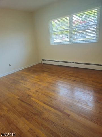 37 Linden Rd, Wayne Twp., NJ 07470