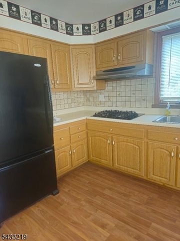 37 Linden Rd, Wayne Twp., NJ 07470