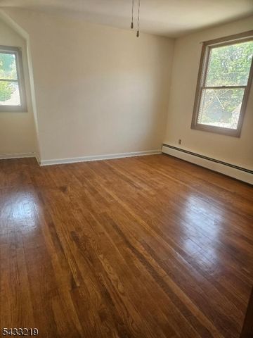 37 Linden Rd, Wayne Twp., NJ 07470