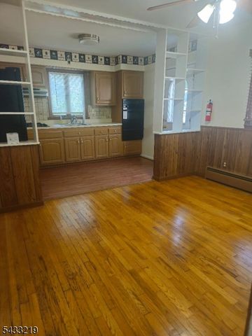 37 Linden Rd, Wayne Twp., NJ 07470