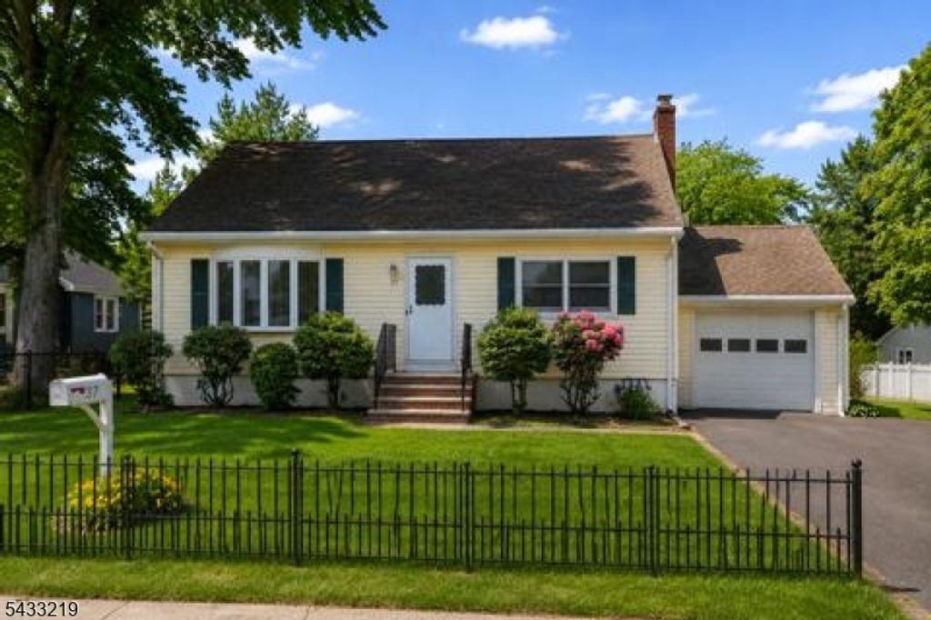 37 Linden Rd, Wayne Twp., NJ 07470
